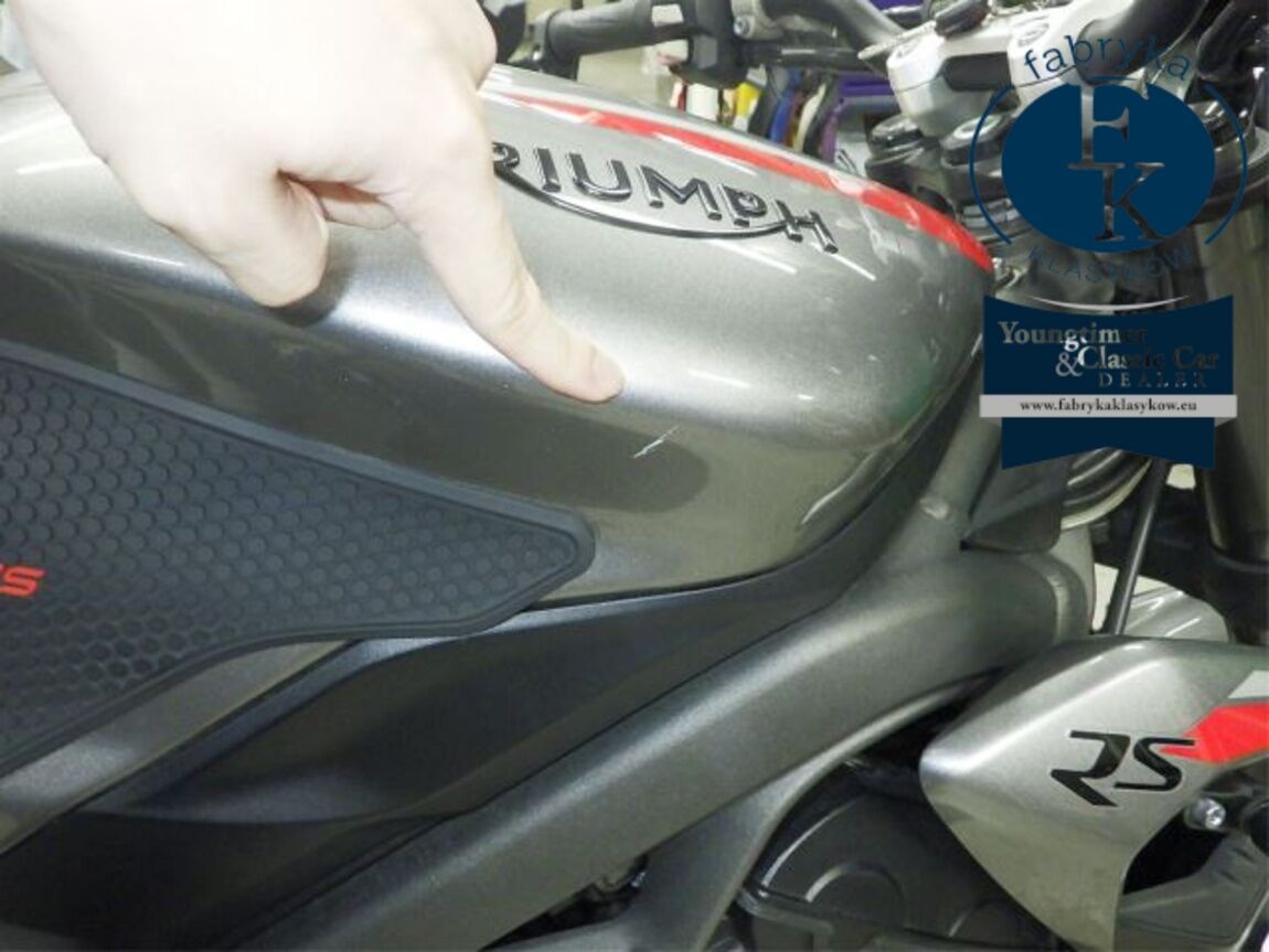 TRIUMPH STREET TRIPLE R 2020 - zdjęcie 17