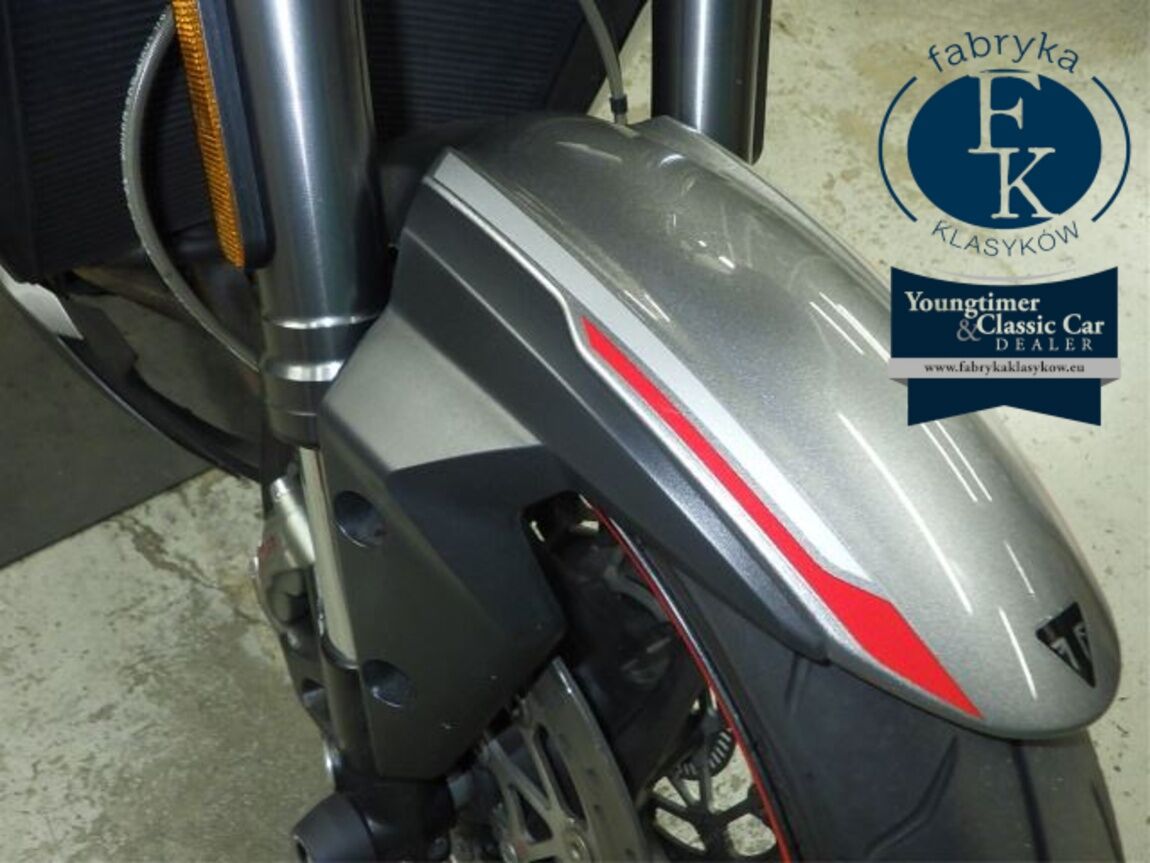TRIUMPH STREET TRIPLE R 2020 - zdjęcie 18