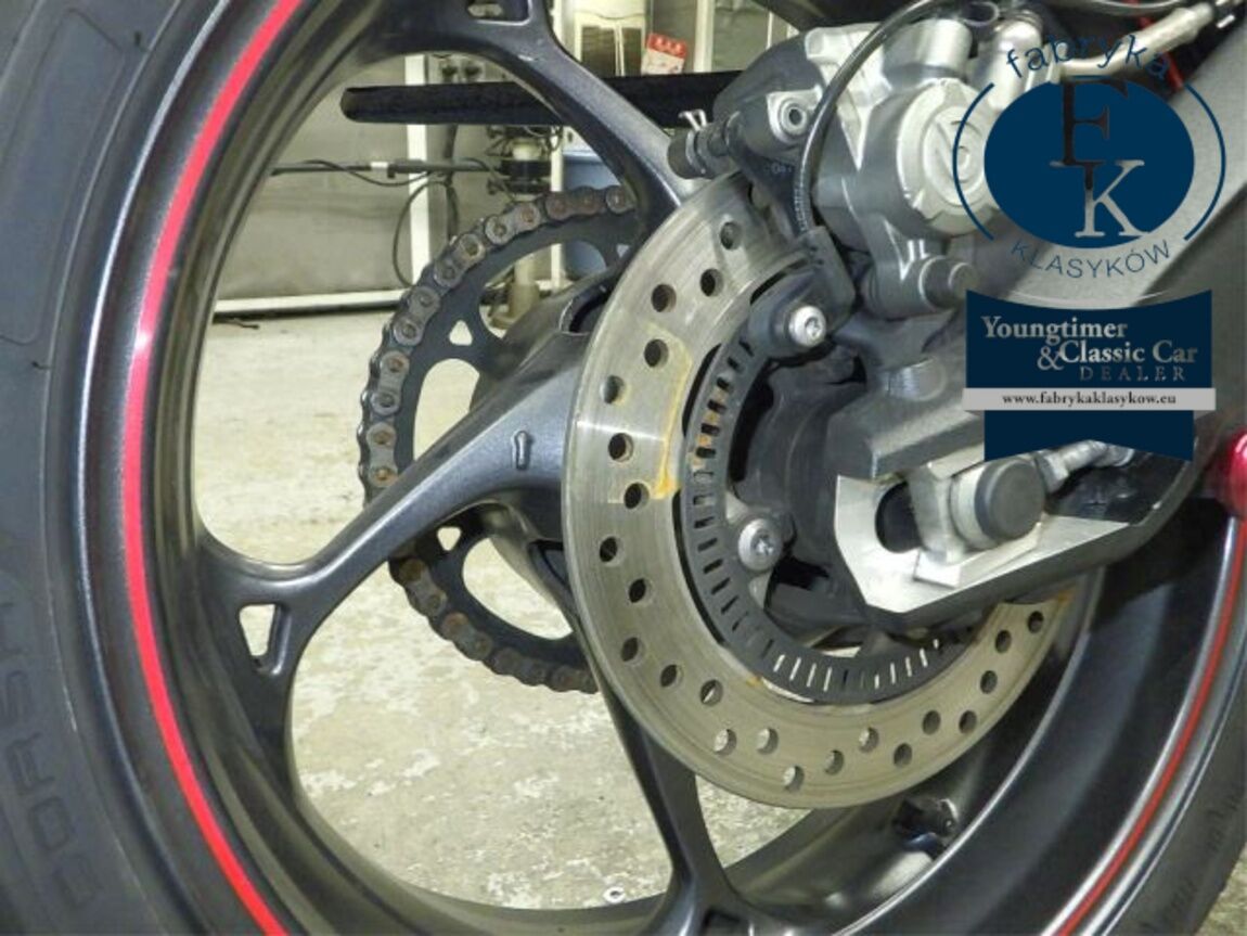 TRIUMPH STREET TRIPLE R 2020 - zdjęcie 27