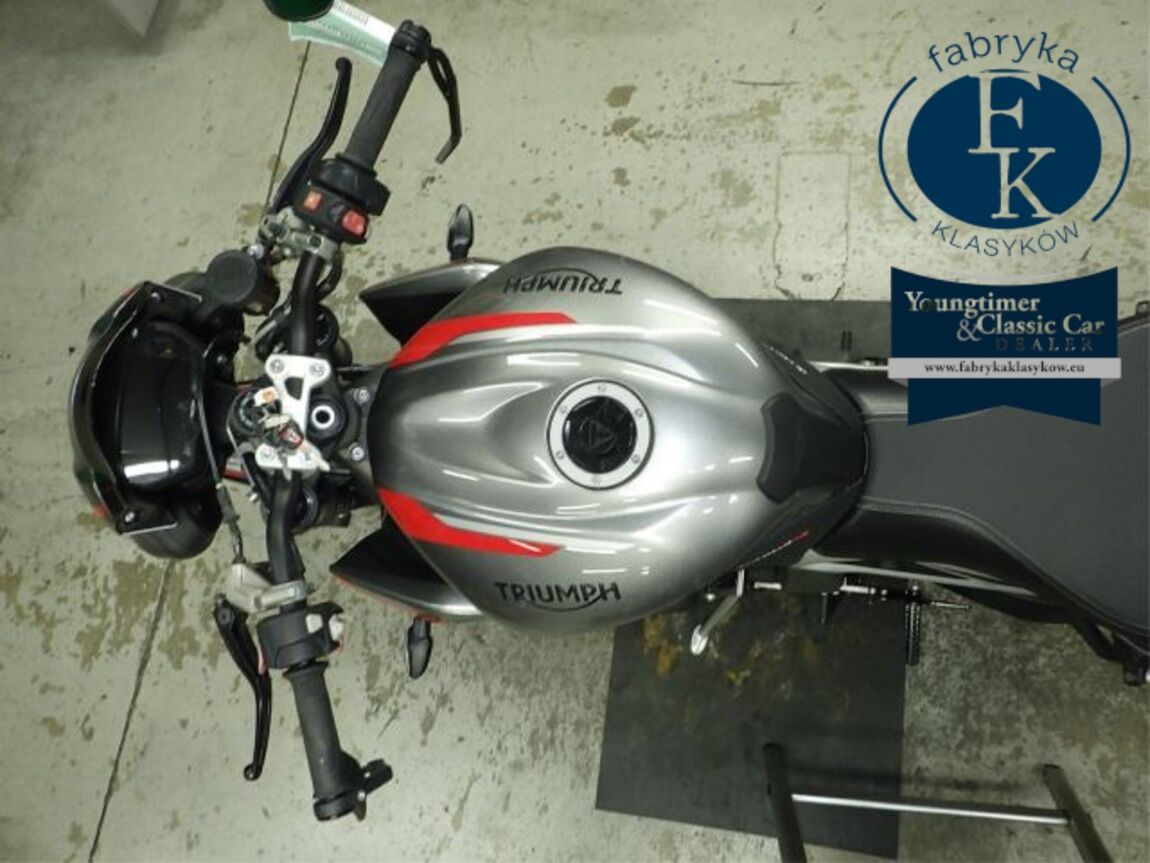 TRIUMPH STREET TRIPLE R 2020 - zdjęcie 32