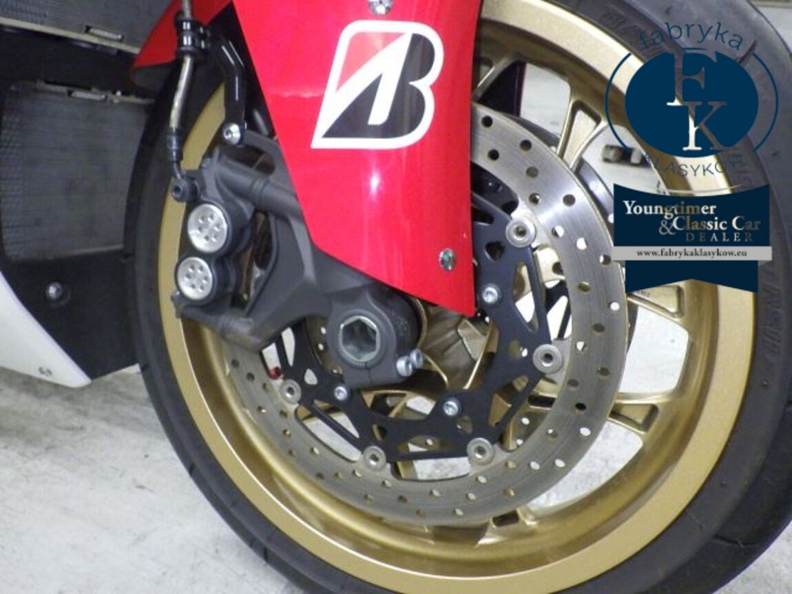 YAMAHA YZF-R1 2022 - zdjęcie 24