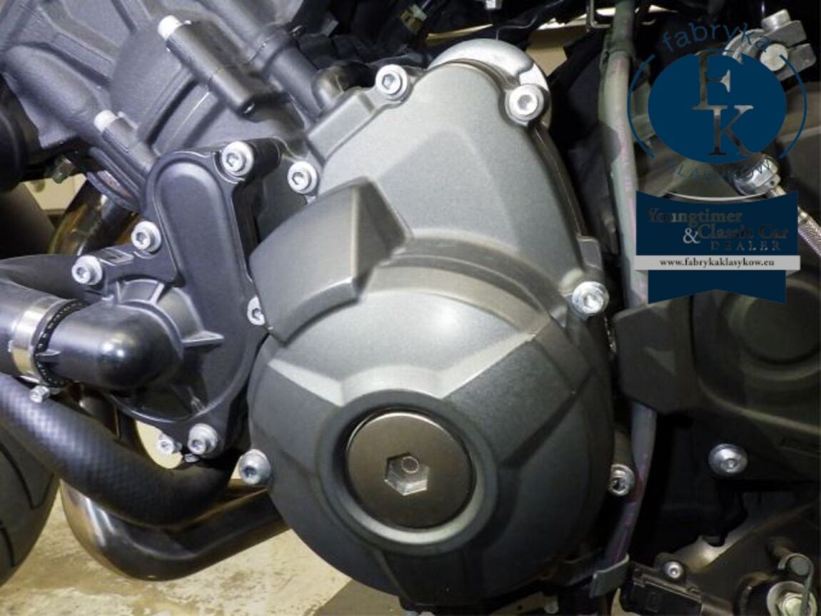YAMAHA MT-09 2017 - zdjęcie 11