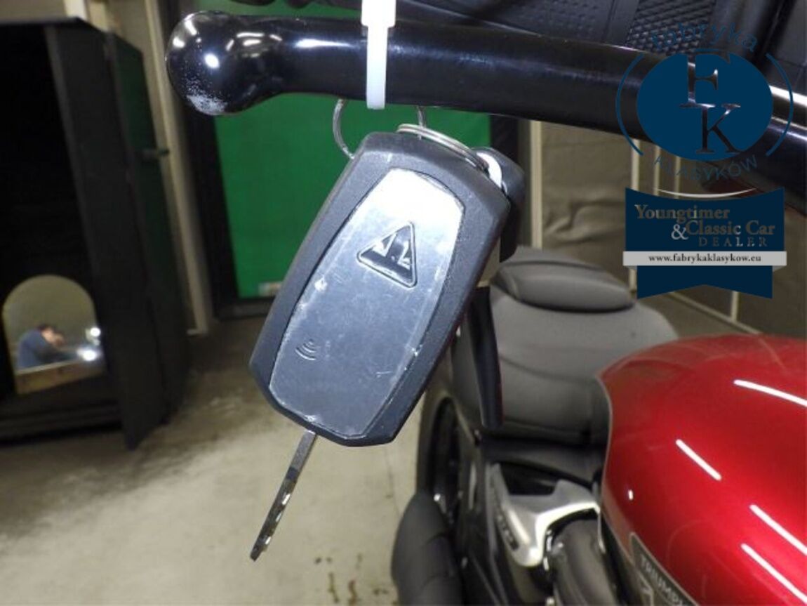 TRIUMPH ROCKET III STORM R 2025 - zdjęcie 14