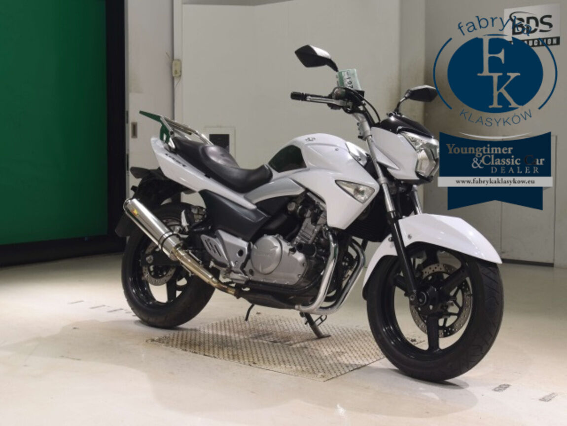 SUZUKI GSR250  - zdjęcie 4