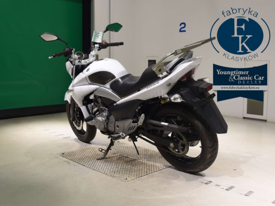 SUZUKI GSR250  - zdjęcie 7