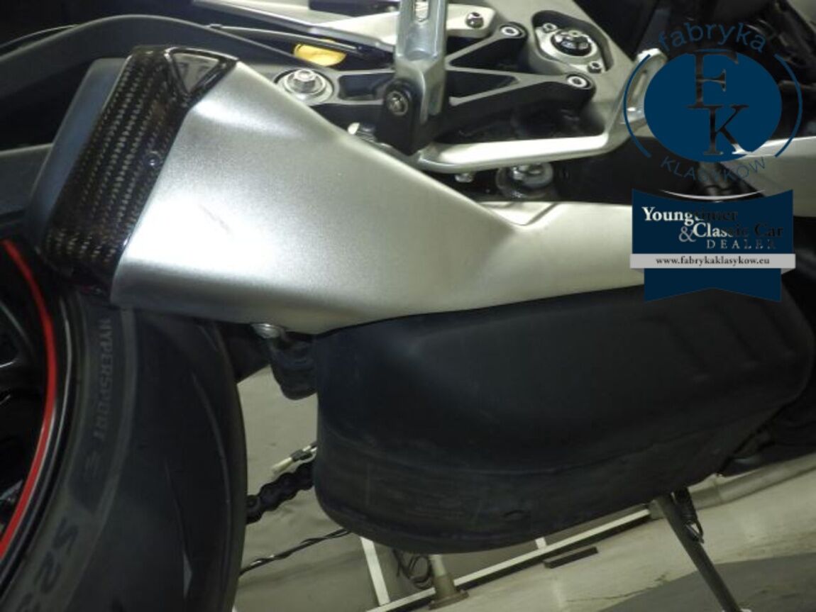 TRIUMPH STREET TRIPLE RS 2021 - zdjęcie 15