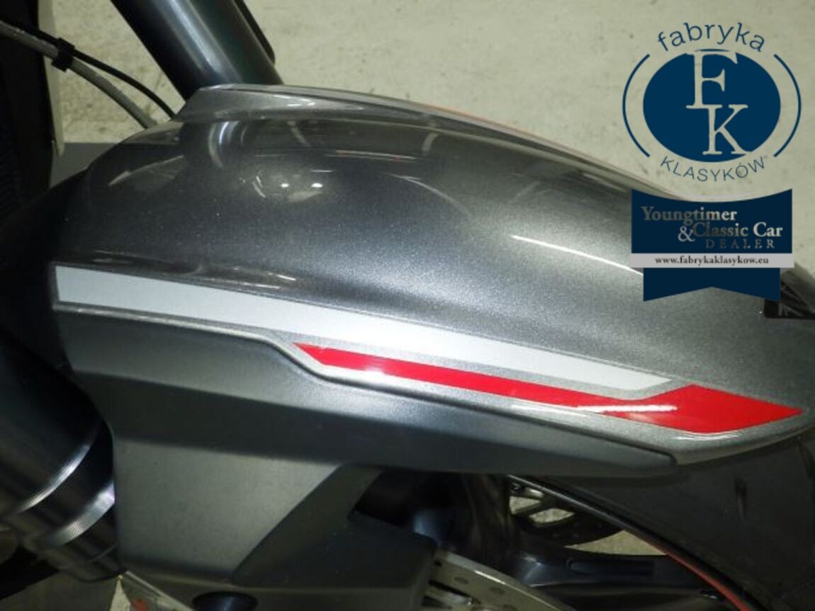 TRIUMPH STREET TRIPLE RS 2021 - zdjęcie 17