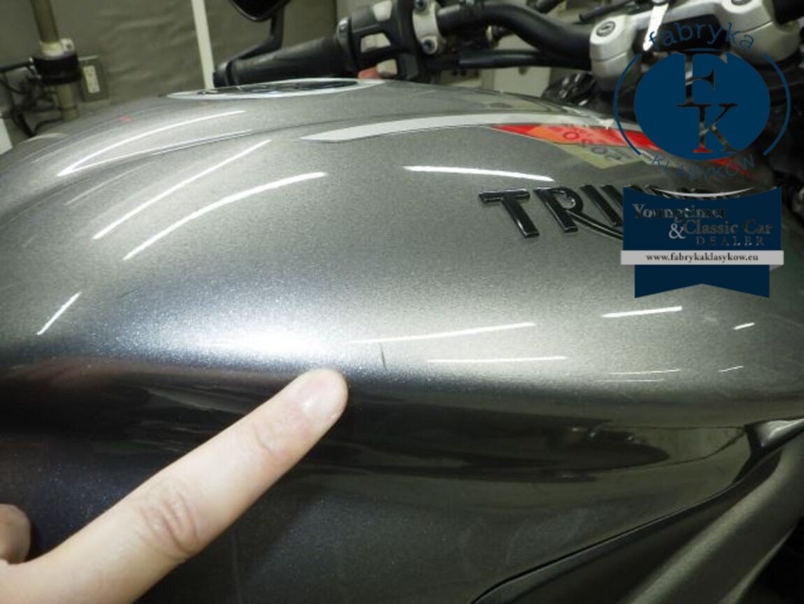 TRIUMPH STREET TRIPLE RS 2021 - zdjęcie 18