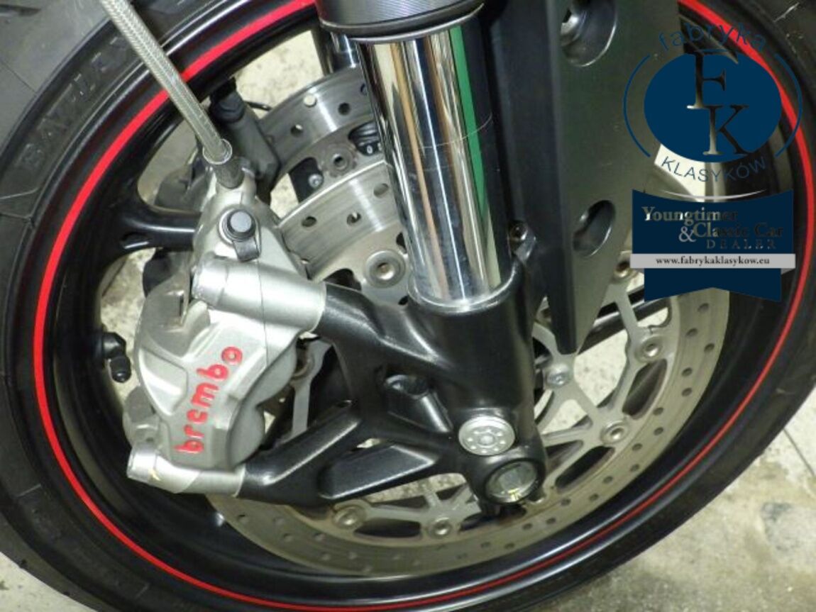 TRIUMPH STREET TRIPLE RS 2021 - zdjęcie 21