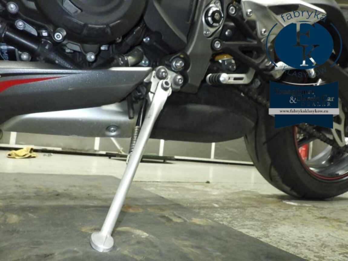 TRIUMPH STREET TRIPLE RS 2021 - zdjęcie 31