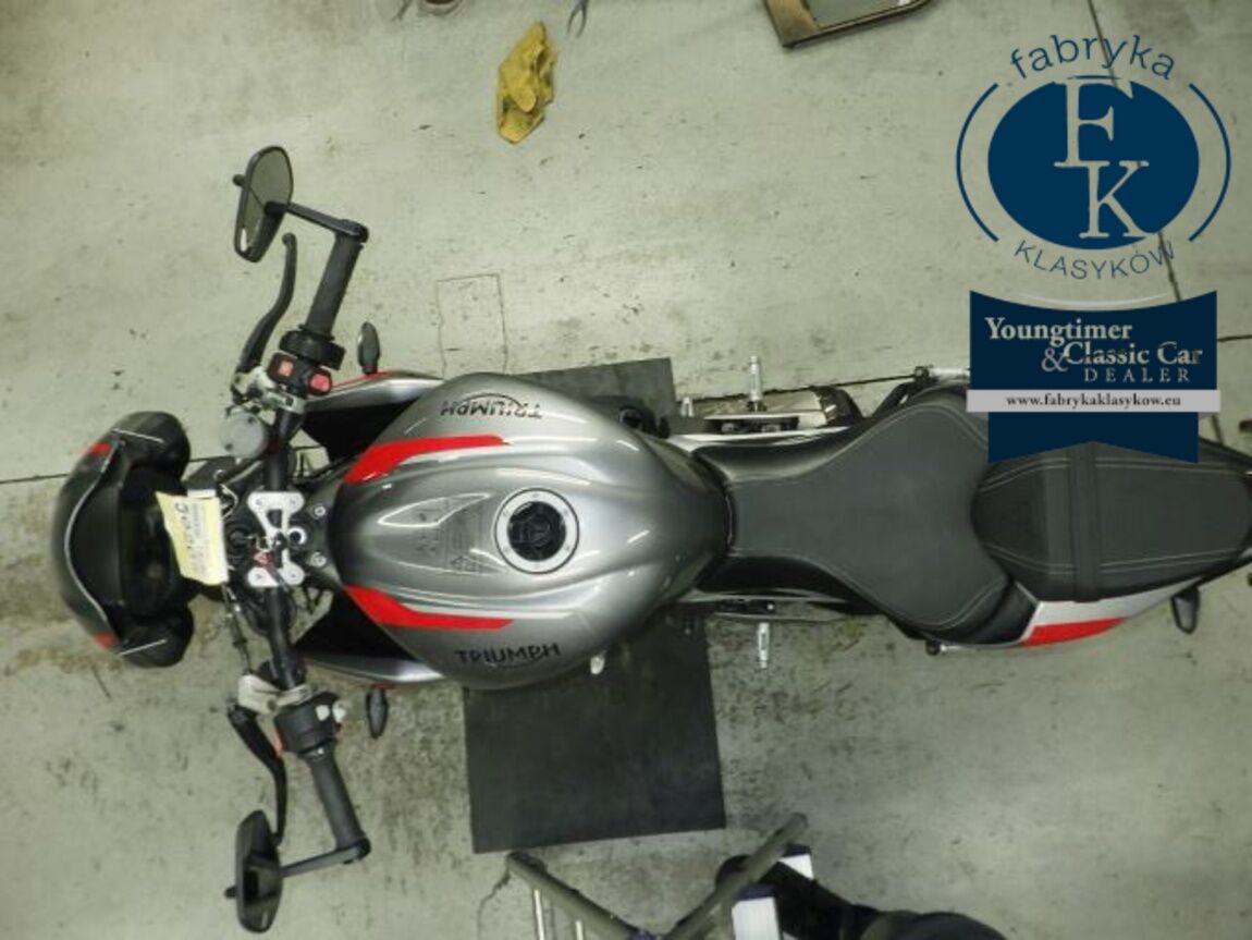 TRIUMPH STREET TRIPLE RS 2021 - zdjęcie 32