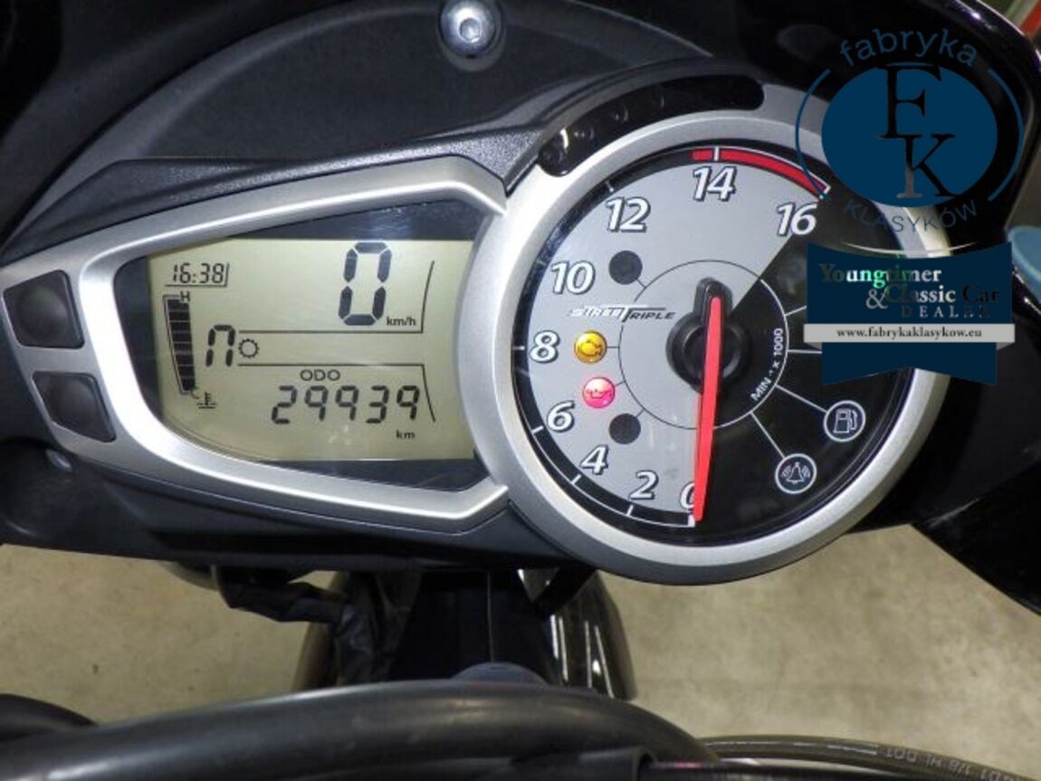 TRIUMPH STREET TRIPLE R 2011 - zdjęcie 13