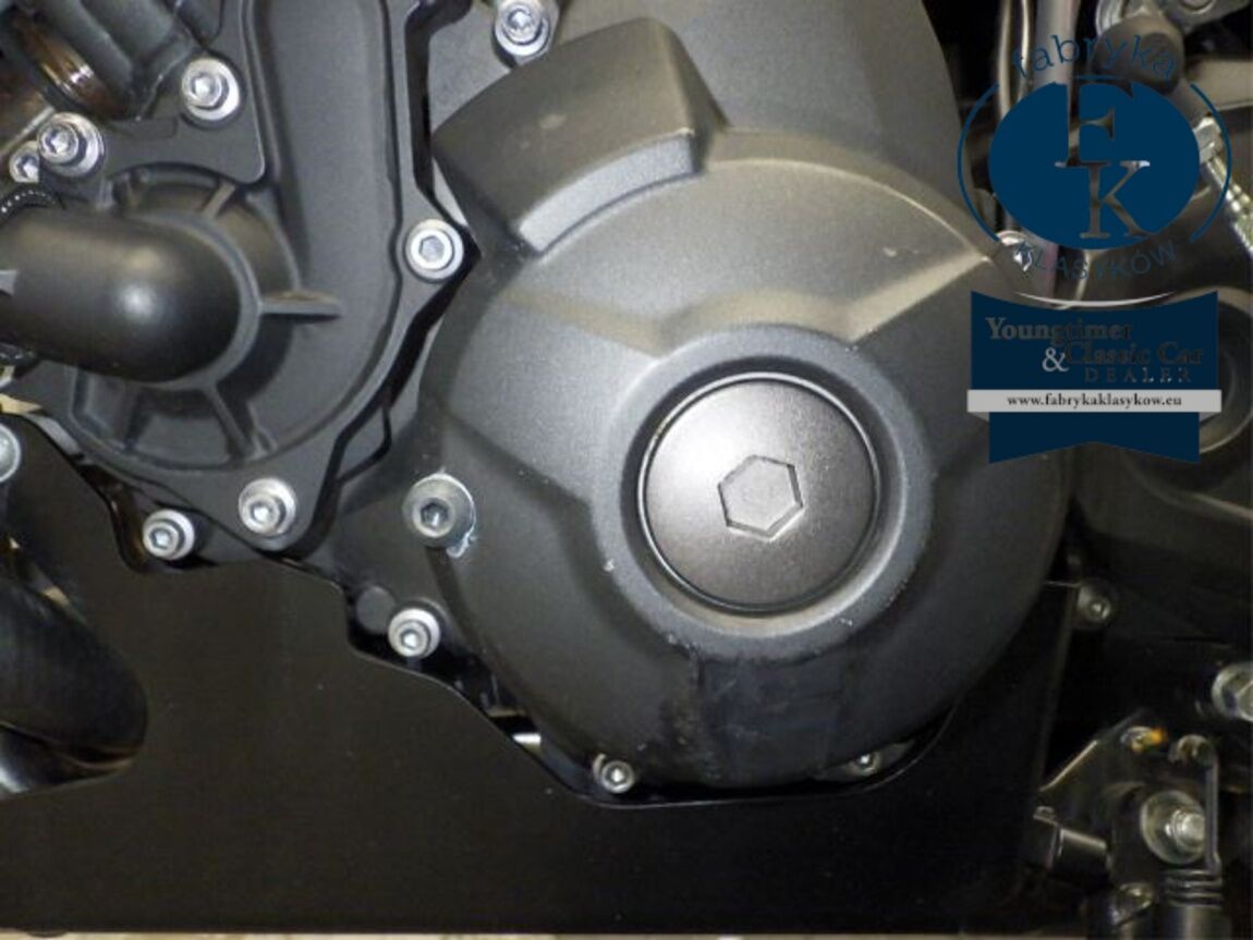 YAMAHA MT-09 2015 - zdjęcie 12