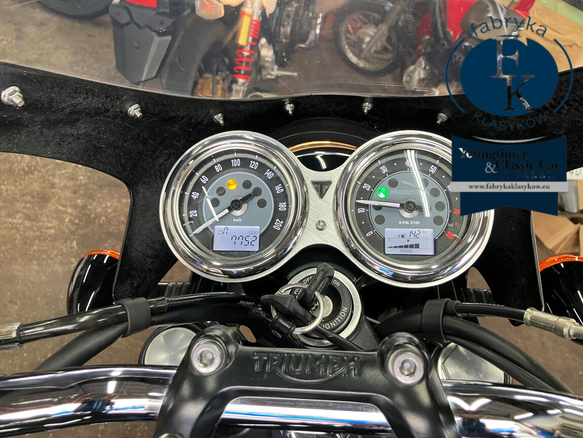 TRIUMPH BONNEVILLE T100 2021 - zdjęcie 4