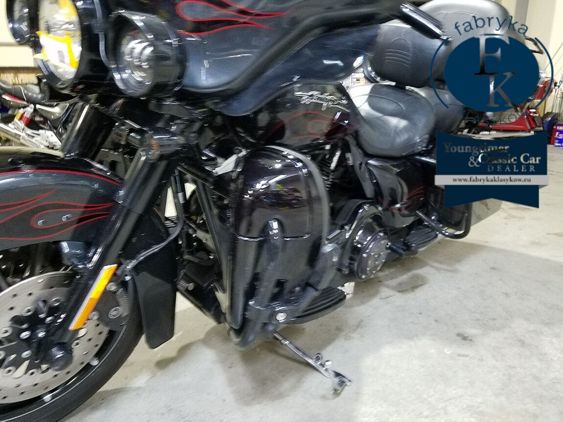 HARLEY-DAVIDSON FLHTCUSE1800CVO 2010 - zdjęcie 7
