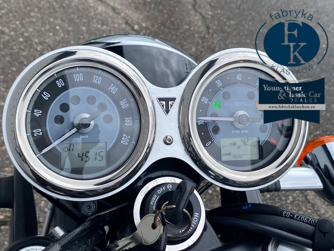TRIUMPH BONNEVILLE T120 2024 - zdjęcie 11