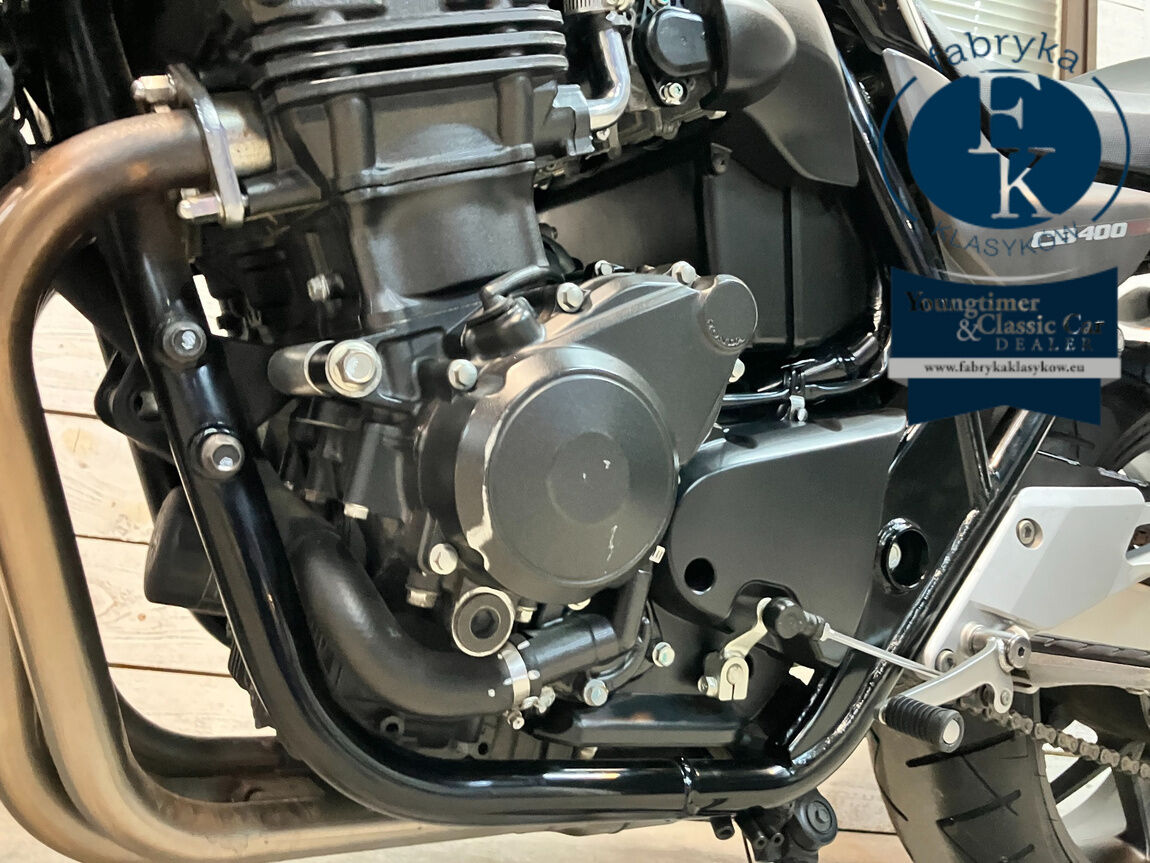 HONDA CB400SFV-4ABS 2022 - zdjęcie 28