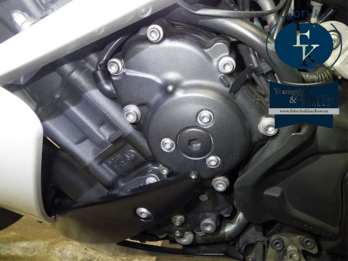 YAMAHA YZF-R1 2008 - zdjęcie 13
