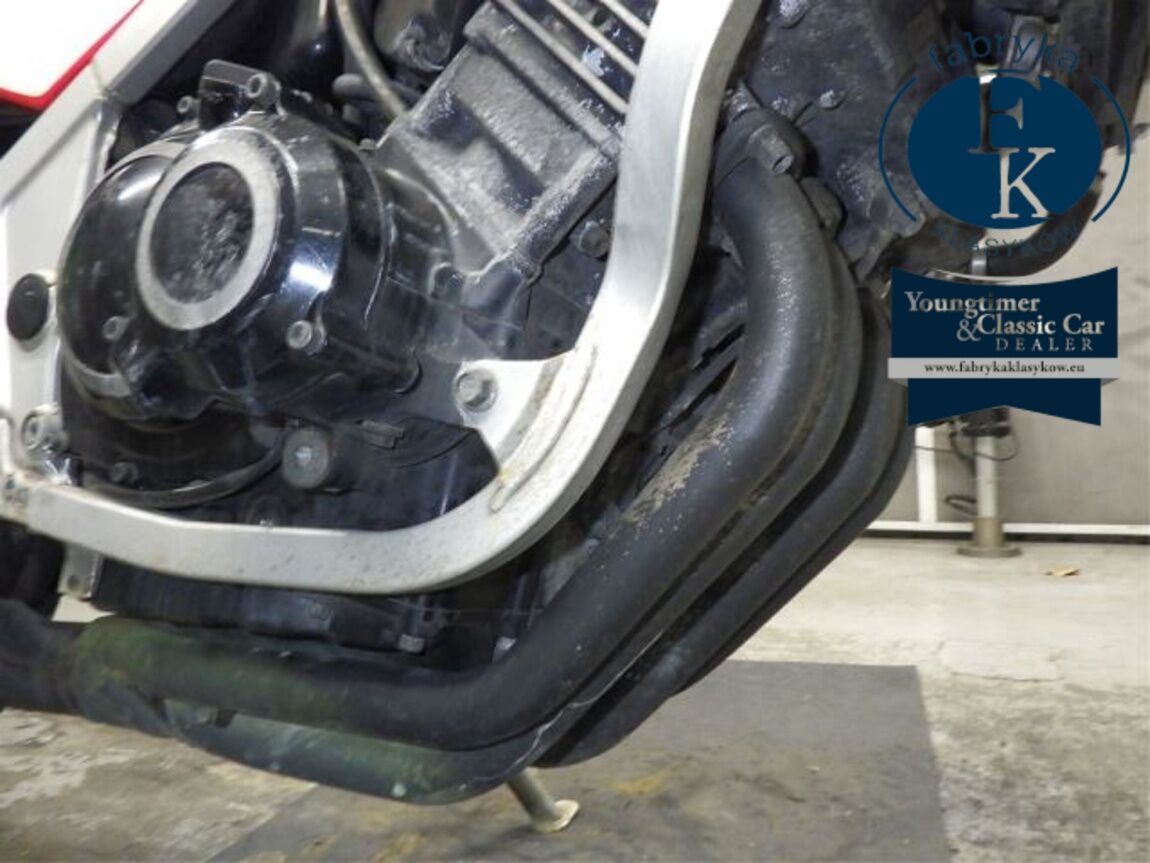 YAMAHA FZ250  - zdjęcie 30