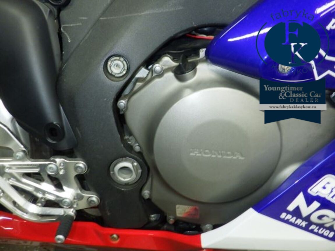 HONDA CBR1000RR 2005 - zdjęcie 11