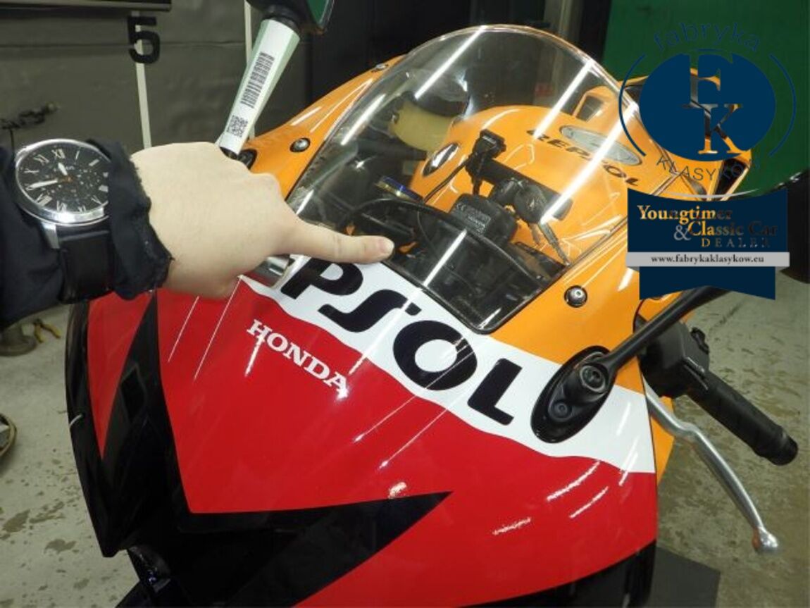HONDA CBR600RR 2014 - zdjęcie 17