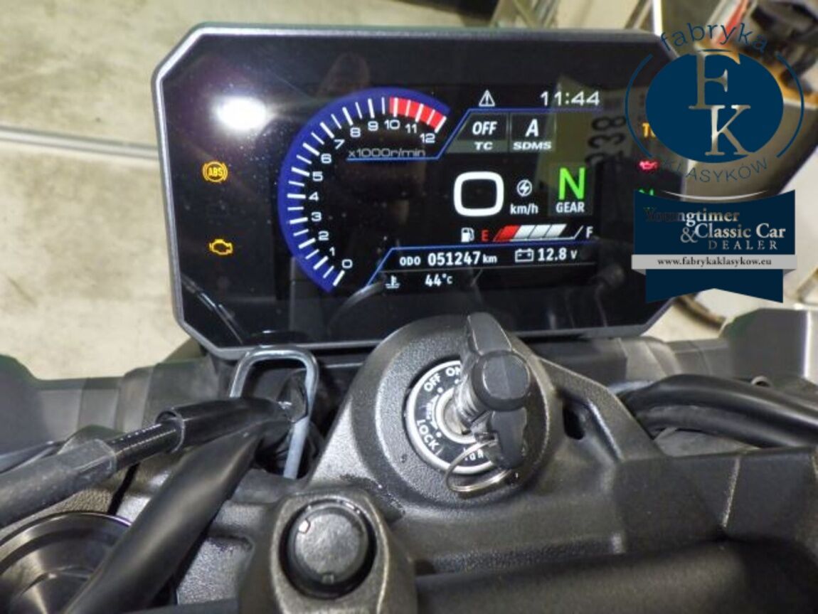 SUZUKI GSX-8S 2023 - zdjęcie 15