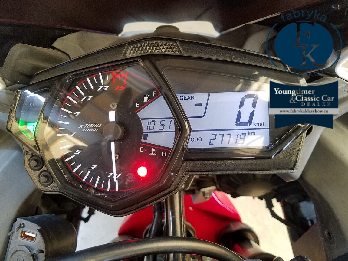 YAMAHA YZF-R25  - zdjęcie 4