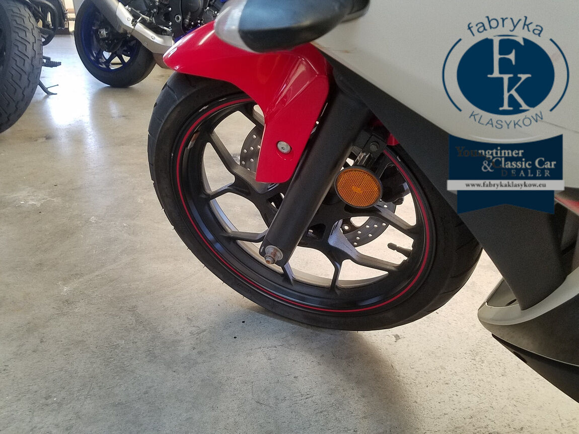 YAMAHA YZF-R25  - zdjęcie 9