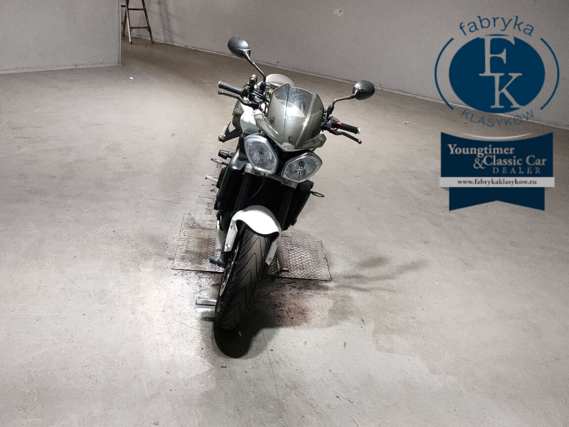 TRIUMPH STREET TRIPLE R 2012 - zdjęcie 4