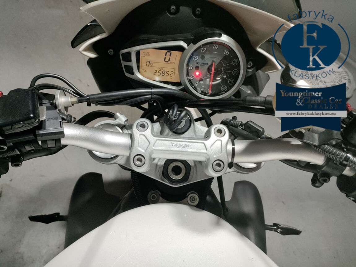 TRIUMPH STREET TRIPLE R 2012 - zdjęcie 6