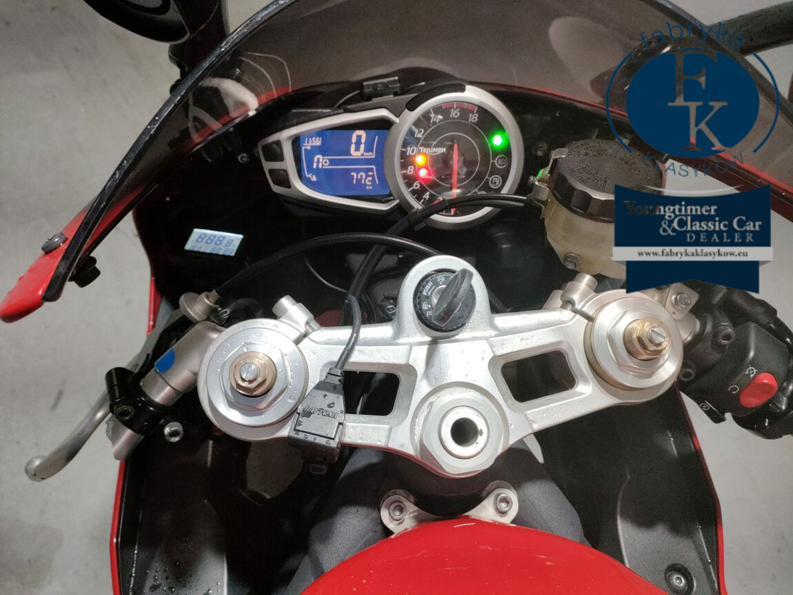 TRIUMPH DAYTONA675 2012 - zdjęcie 6