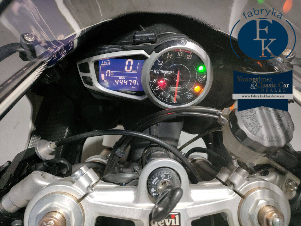 TRIUMPH DAYTONA675 2010 - zdjęcie 6