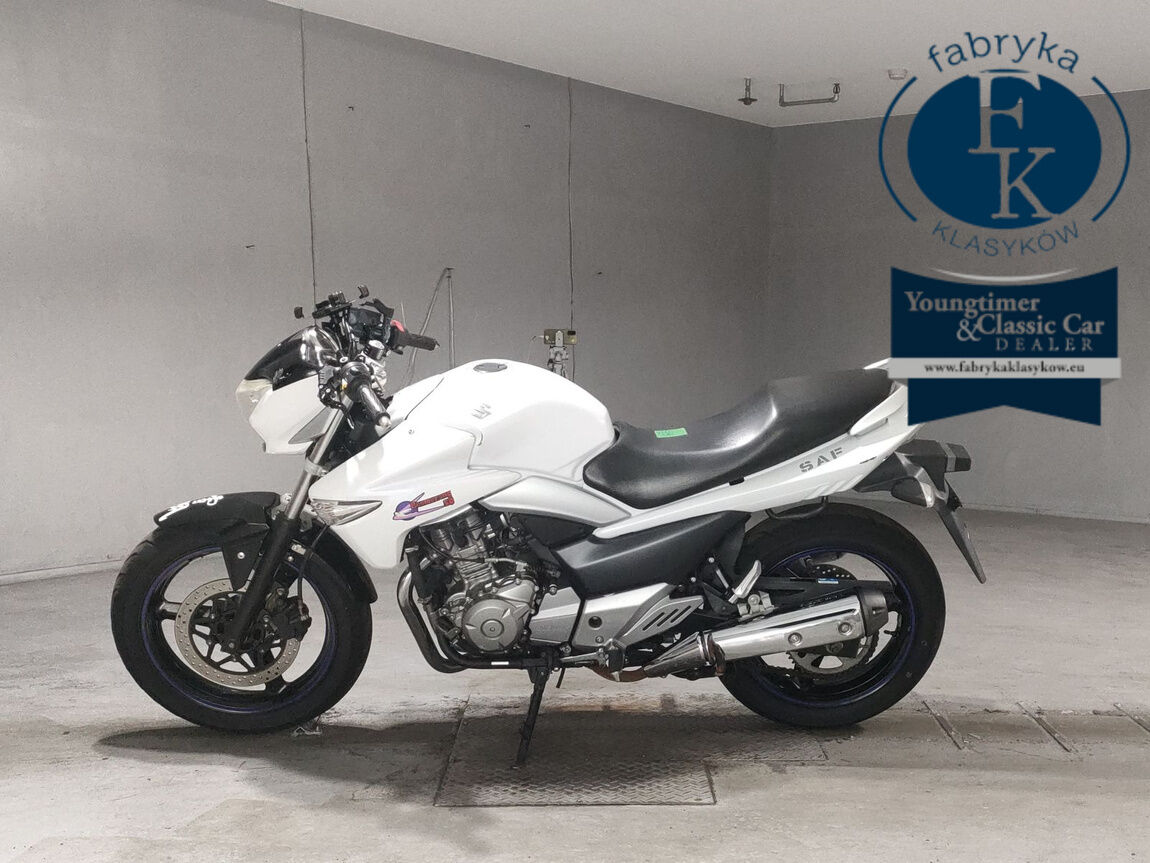 SUZUKI GSR250  - zdjęcie 3
