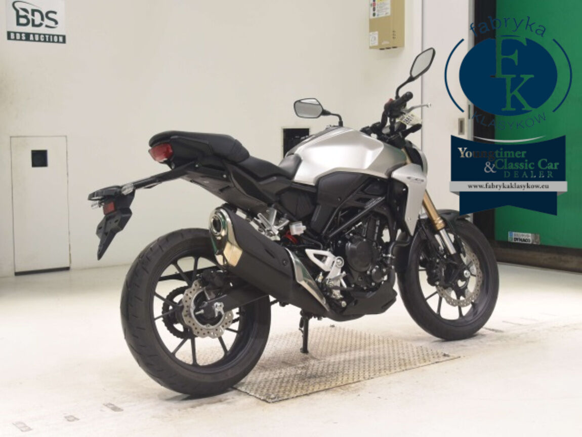 HONDA CB250RA  - zdjęcie 6