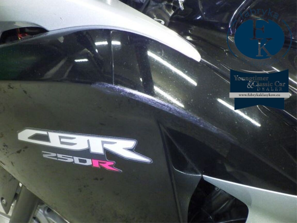 HONDA CBR250R ABS  - zdjęcie 18