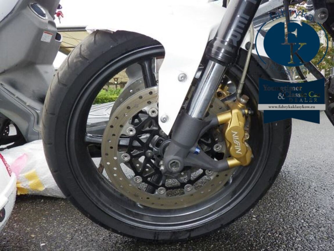 TRIUMPH STREET TRIPLE R 2011 - zdjęcie 17