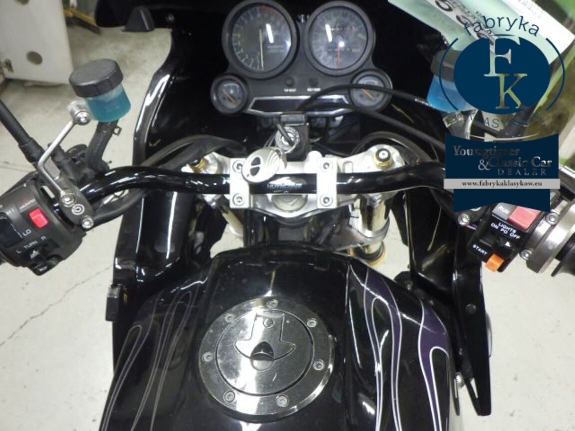KAWASAKI GPZ900R 1985 - zdjęcie 21