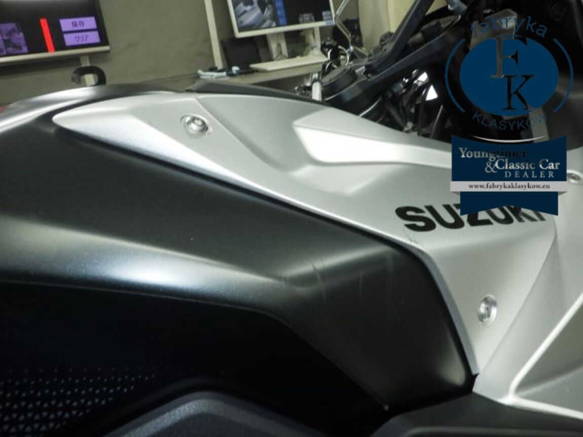 SUZUKI GSX-8R  - zdjęcie 18
