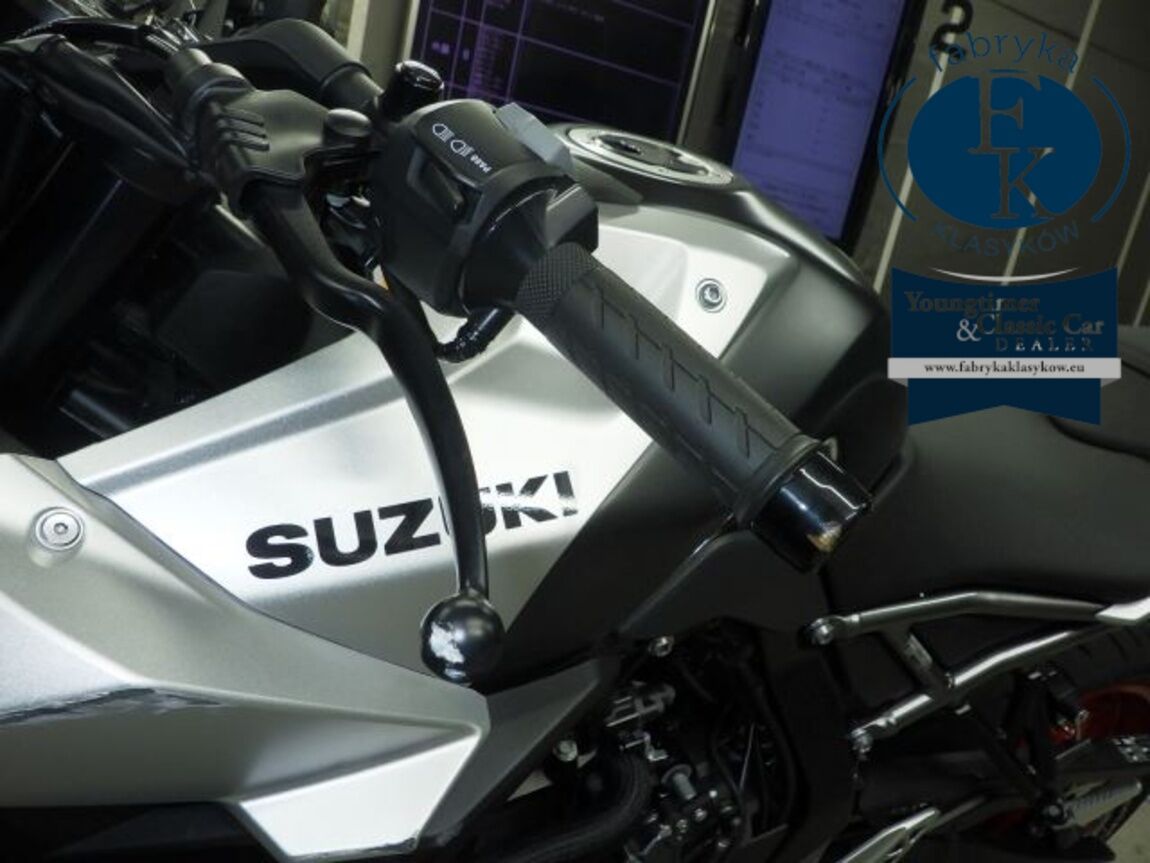 SUZUKI GSX-8R  - zdjęcie 24