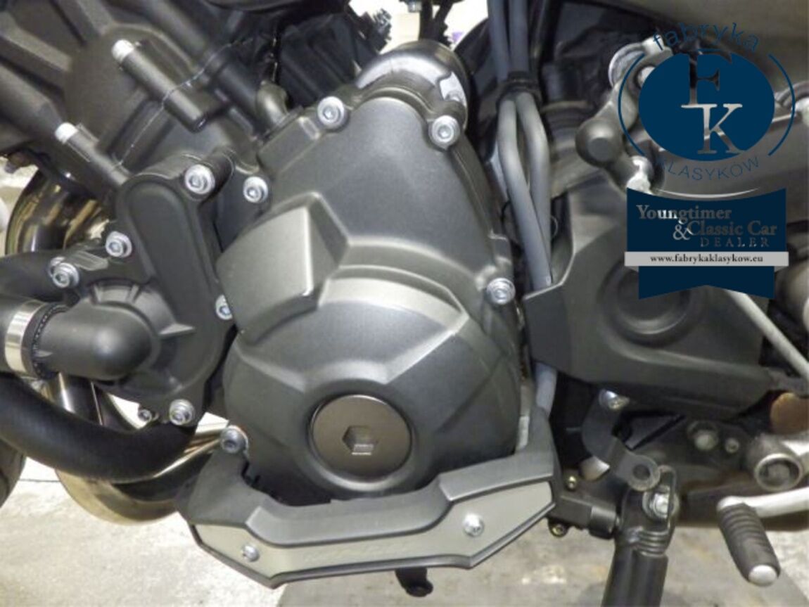 YAMAHA MT-09A 2015 - zdjęcie 11