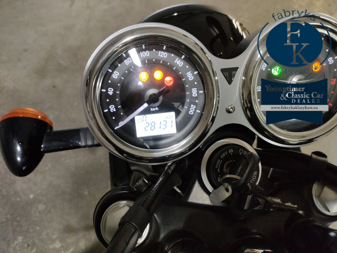 TRIUMPH T120 BONNEVILLE 2020 - zdjęcie 6