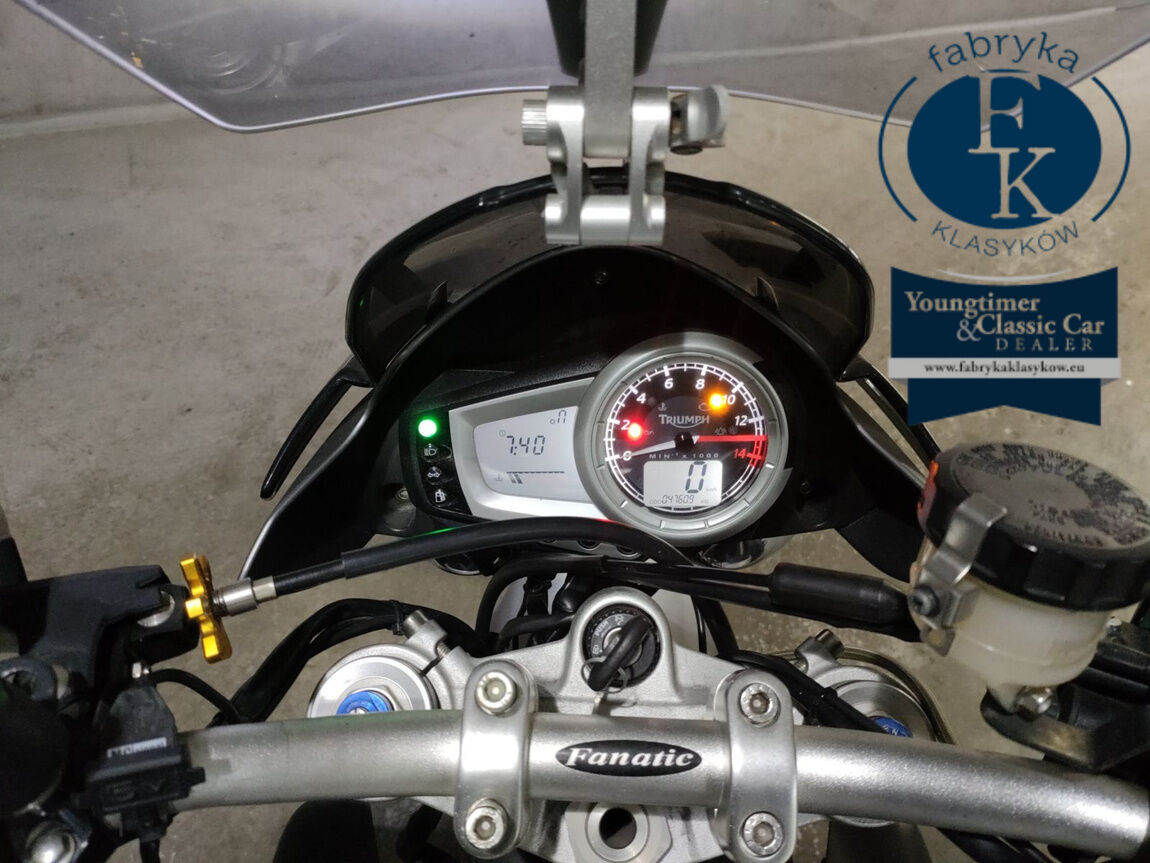 TRIUMPH STREET TRIPLE R 2008 - zdjęcie 6