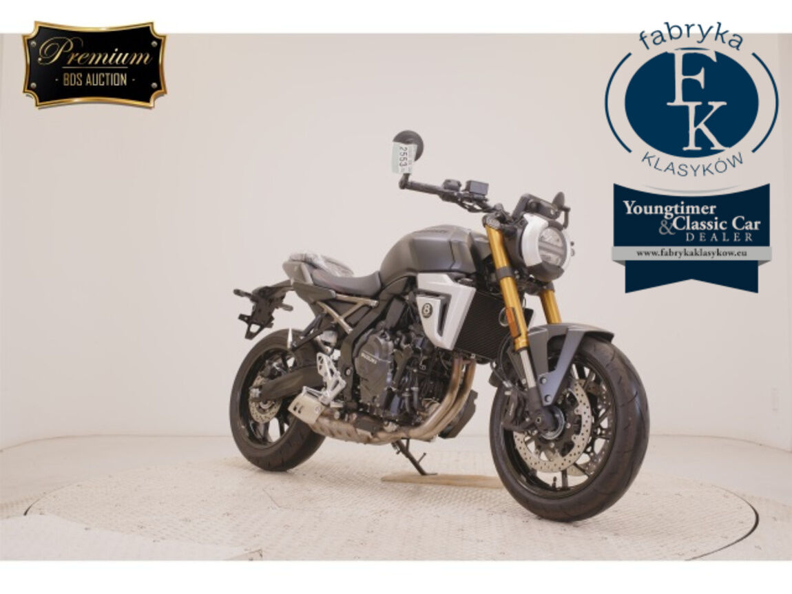 SUZUKI GSX-8T  - zdjęcie 4