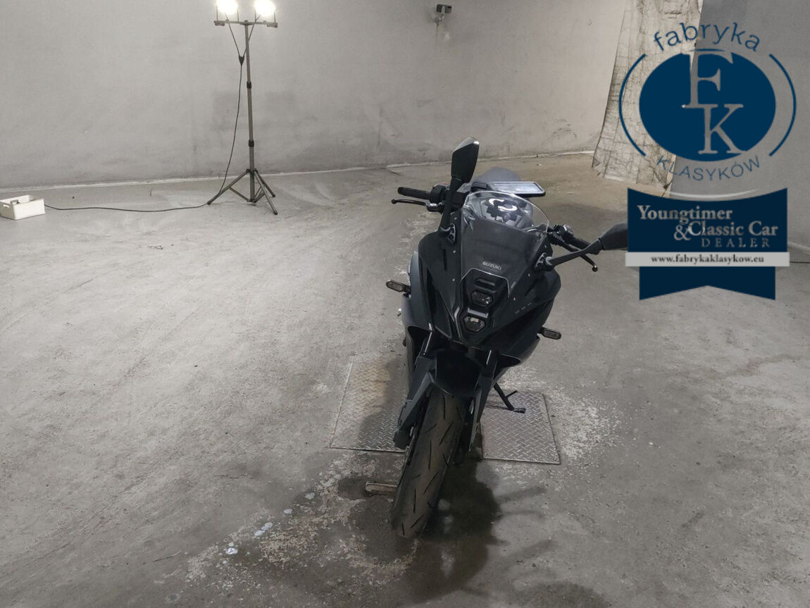 SUZUKI GSX-8R  - zdjęcie 4