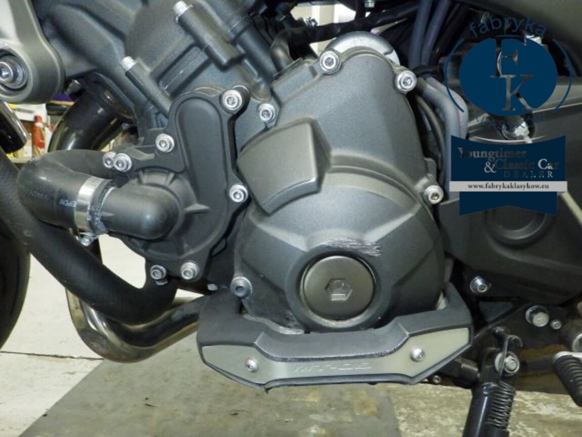 YAMAHA MT-09A 2015 - zdjęcie 12