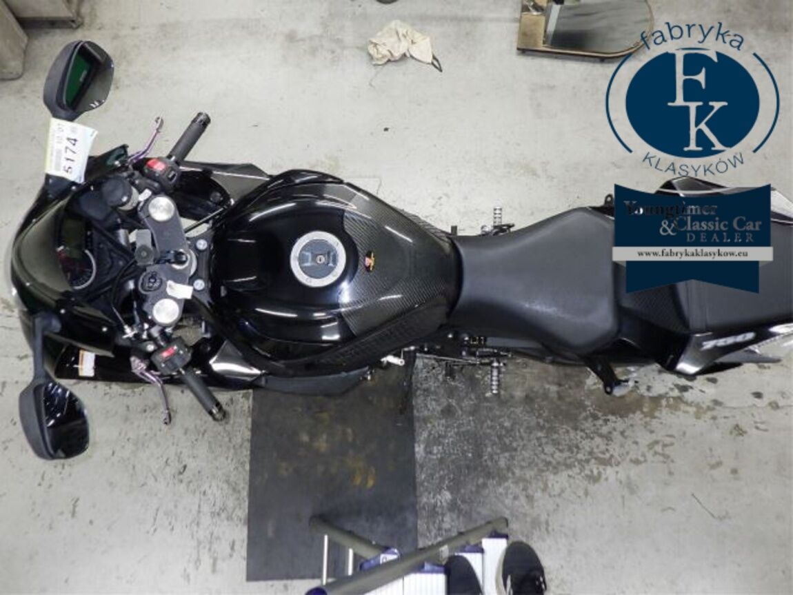 SUZUKI GSX-R750 2013 - zdjęcie 32