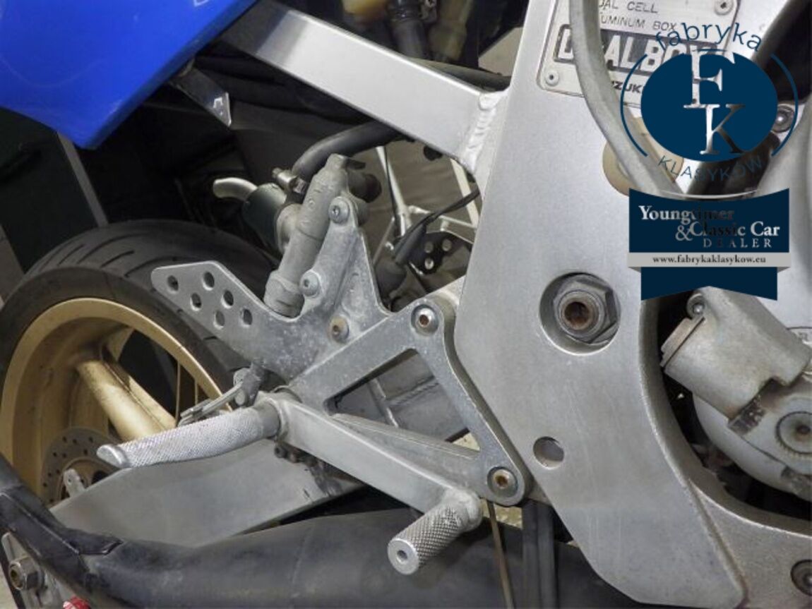 SUZUKI RGV250  - zdjęcie 30