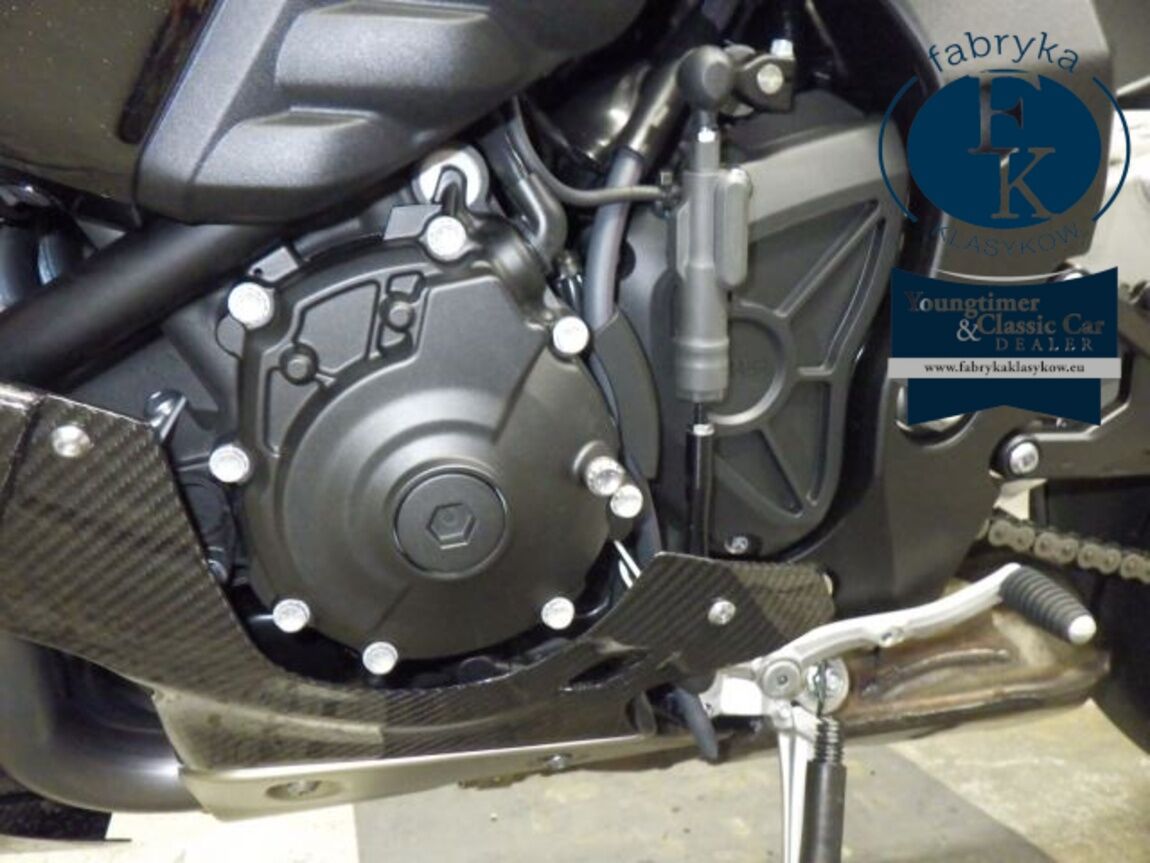 YAMAHA YZF-R1M 2026 - zdjęcie 11
