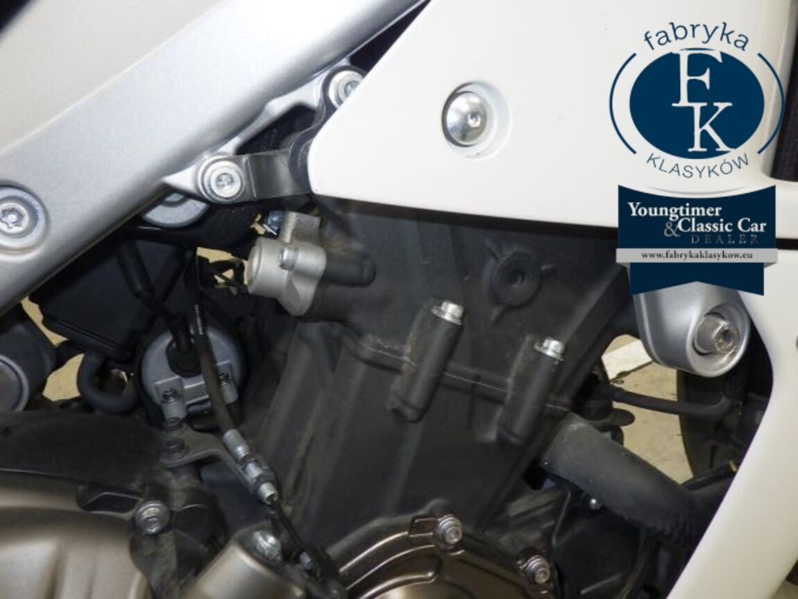 YAMAHA XSR900GP 2024 - zdjęcie 9