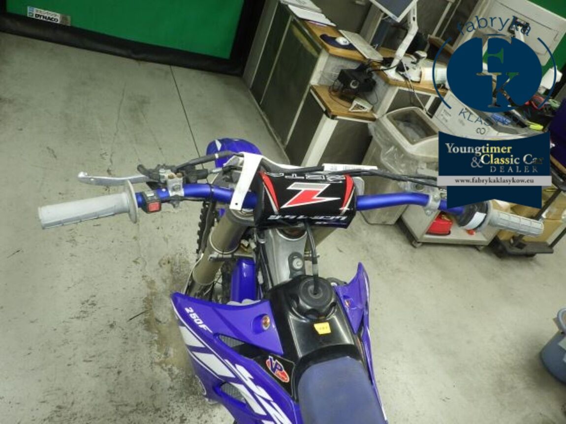 YAMAHA YZ250F - zdjęcie 24